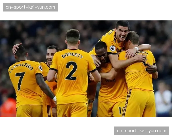 狼队发布赛前海报，纪念球队参加英超联赛十周年